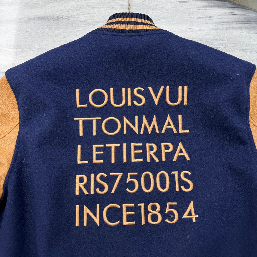 Куртки И Пуховики Мужские Louis Vuitton 4579048