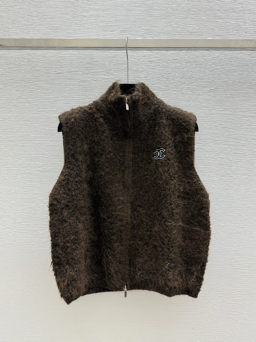 Жилеты Женские Chanel 19005663