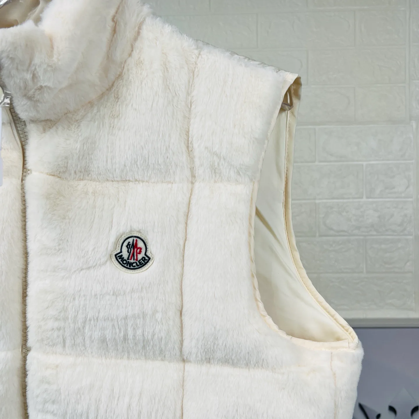 Жилеты Женские Moncler 17926945