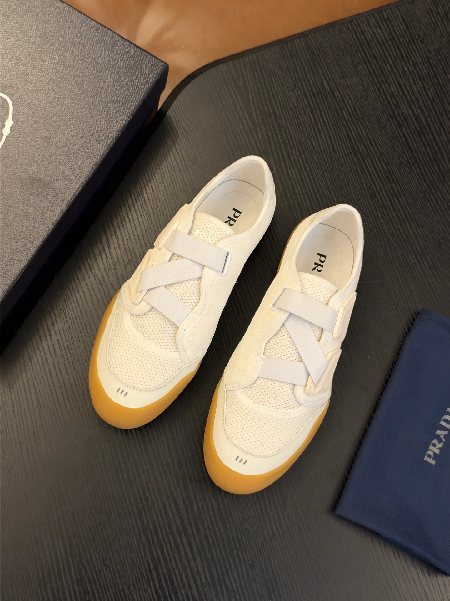 Кроссовки Мужские Prada 19700024
