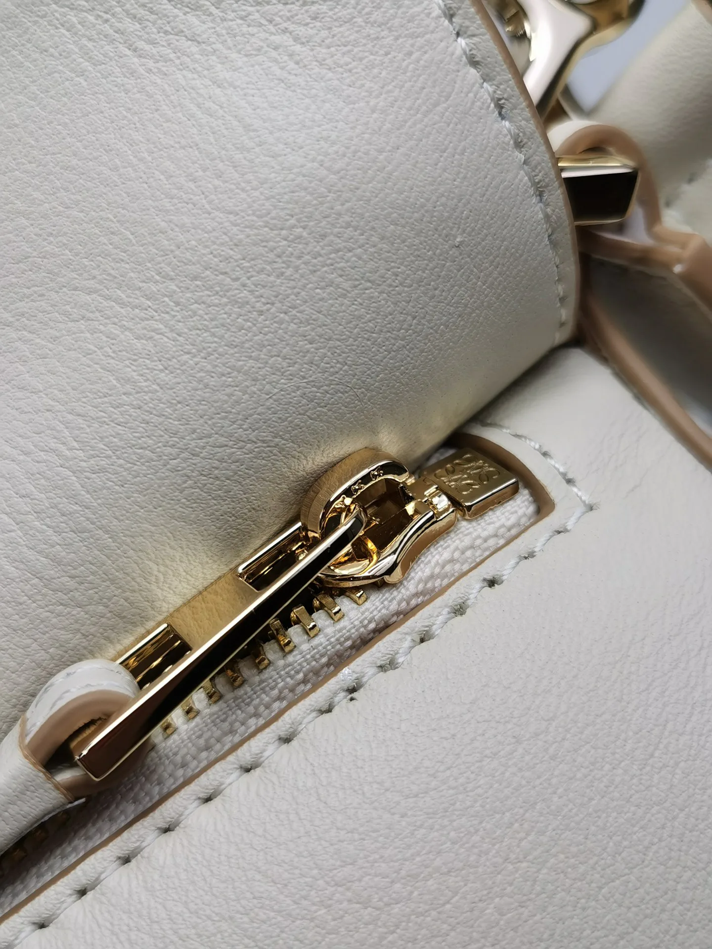 Классические Сумки Женские Loewe 13339534