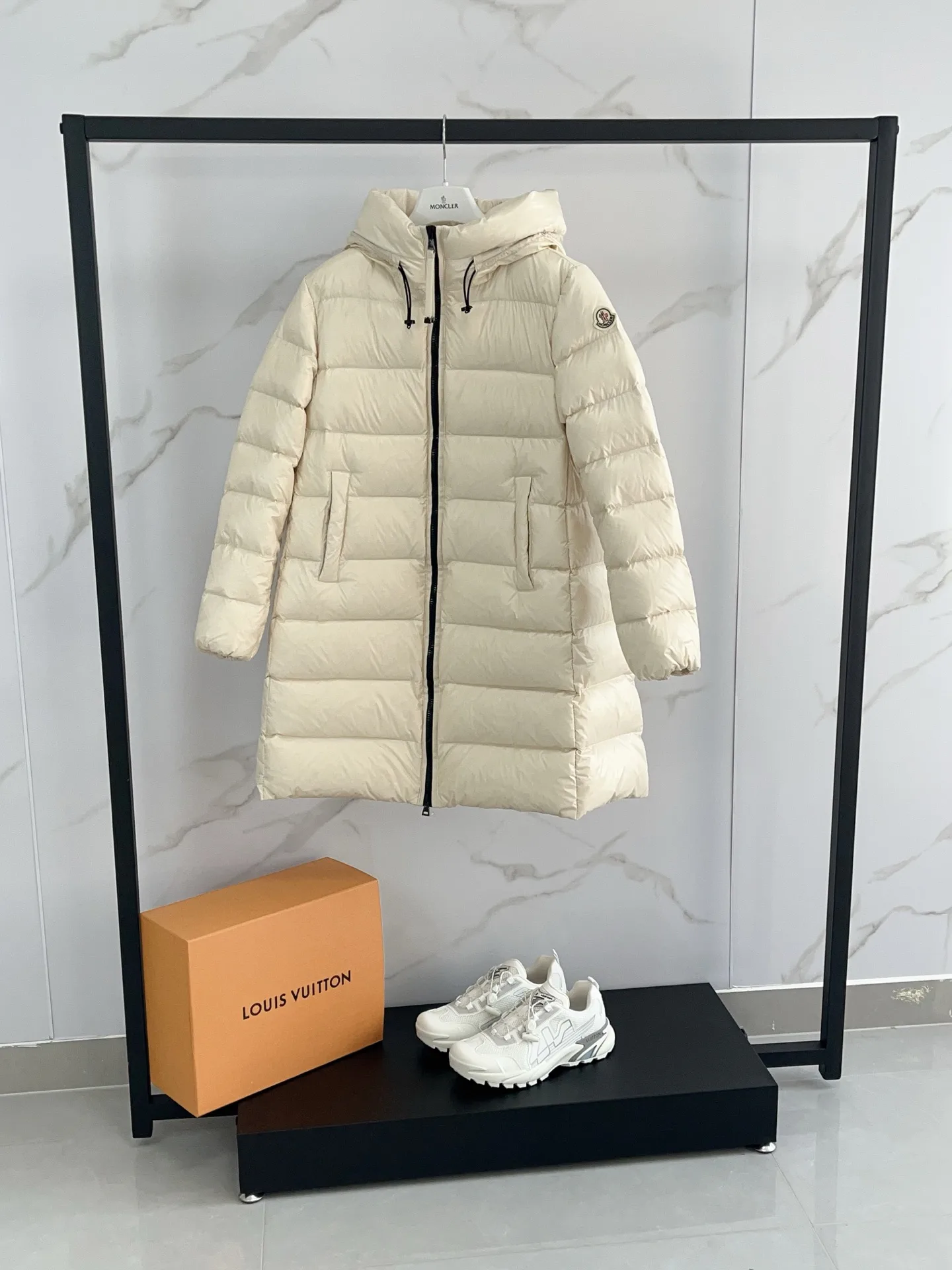 Куртки И Пуховики Женские Moncler 18722875