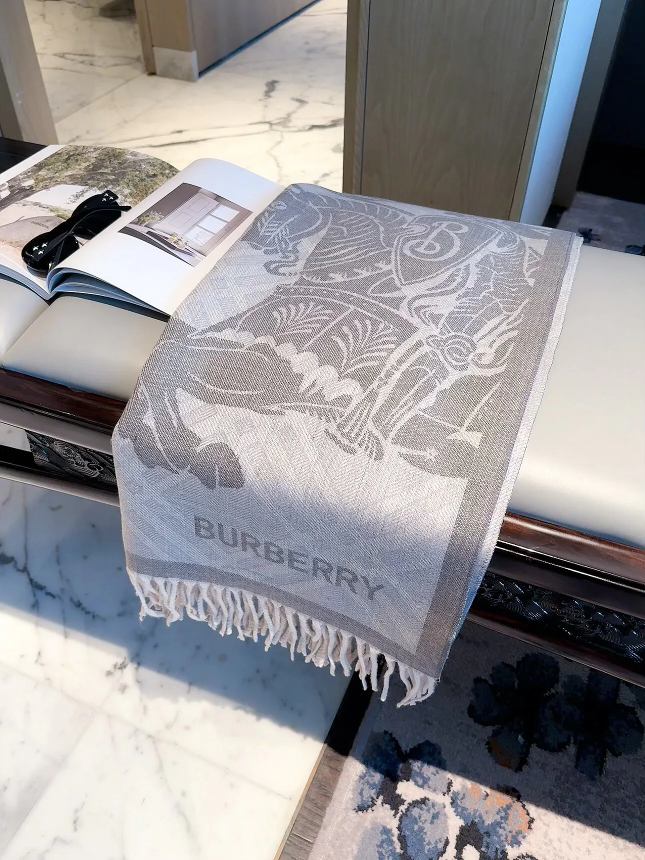 Шарфы Burberry 18003025