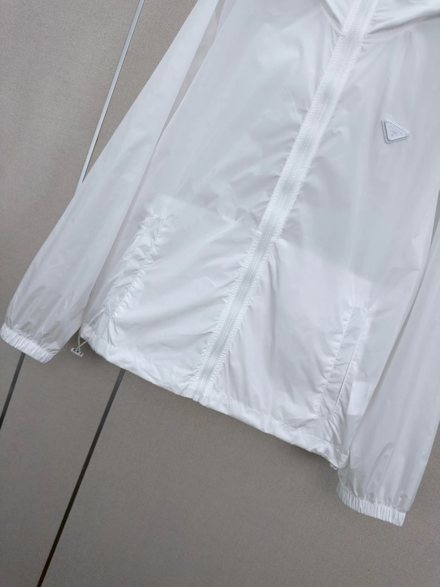 Куртки И Пуховики Женские Prada 14543534