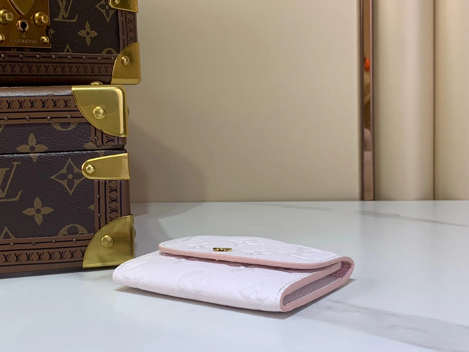 Клатчи Женские Louis Vuitton 17499373