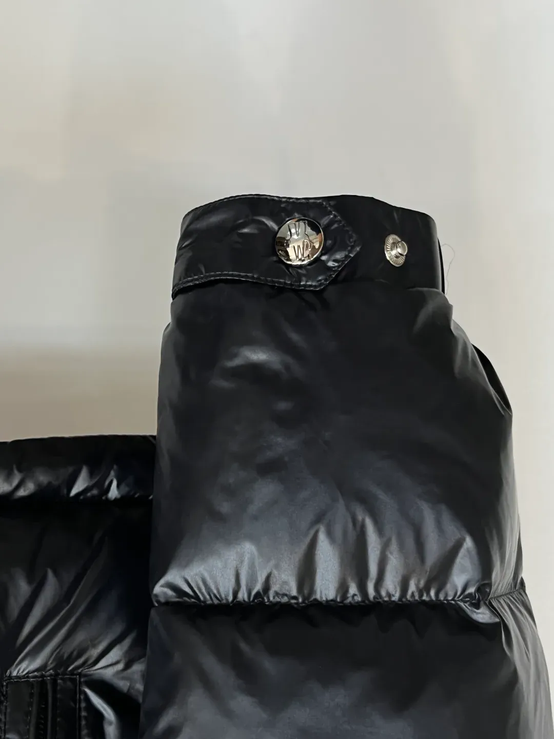 Куртки И Пуховики Мужские Moncler 560406