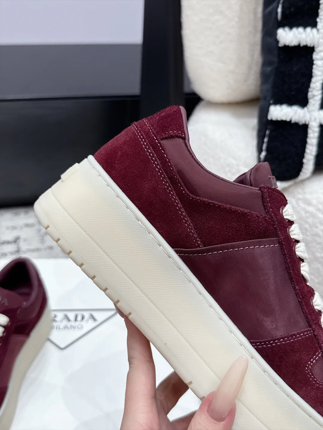 Кроссовки Женские Prada 17978257