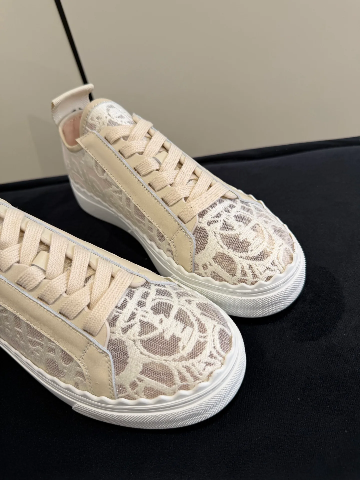 Кроссовки Женские Chloe 17374866