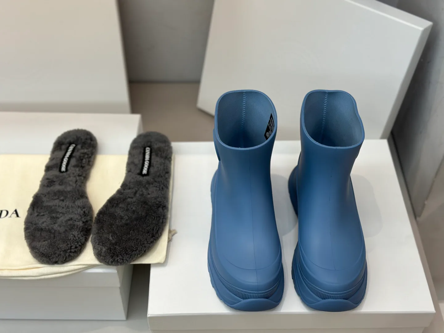 Сапоги Женские Canada Goose 11204356