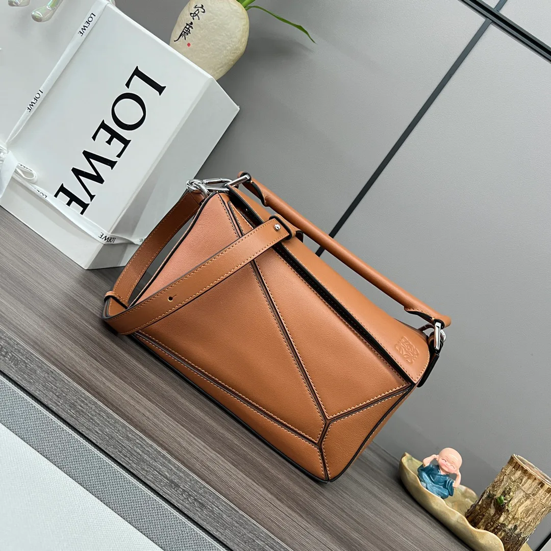 Классические Сумки Женские Loewe 11674587