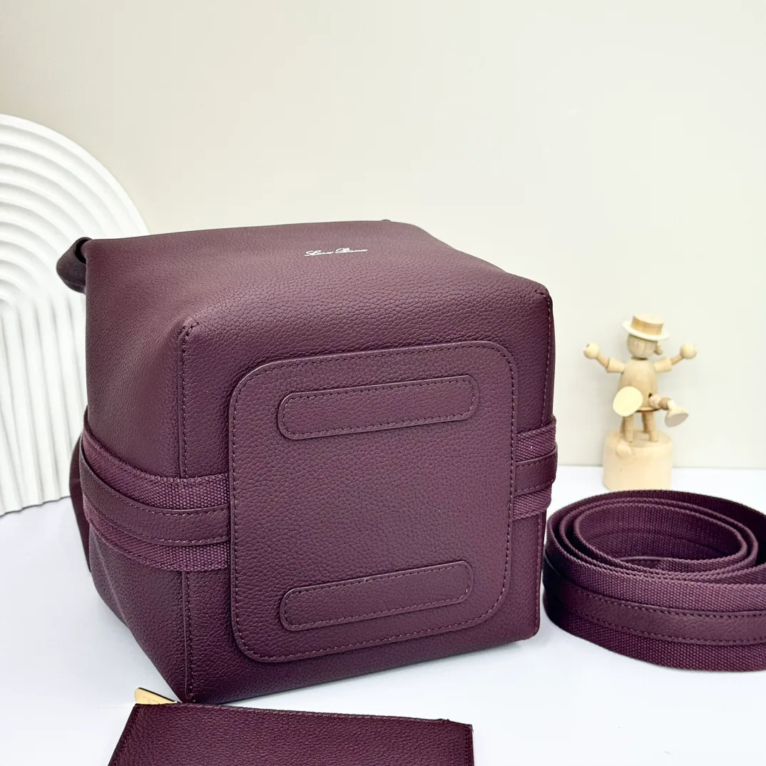 Классические Сумки Женские Loro Piana 11472603