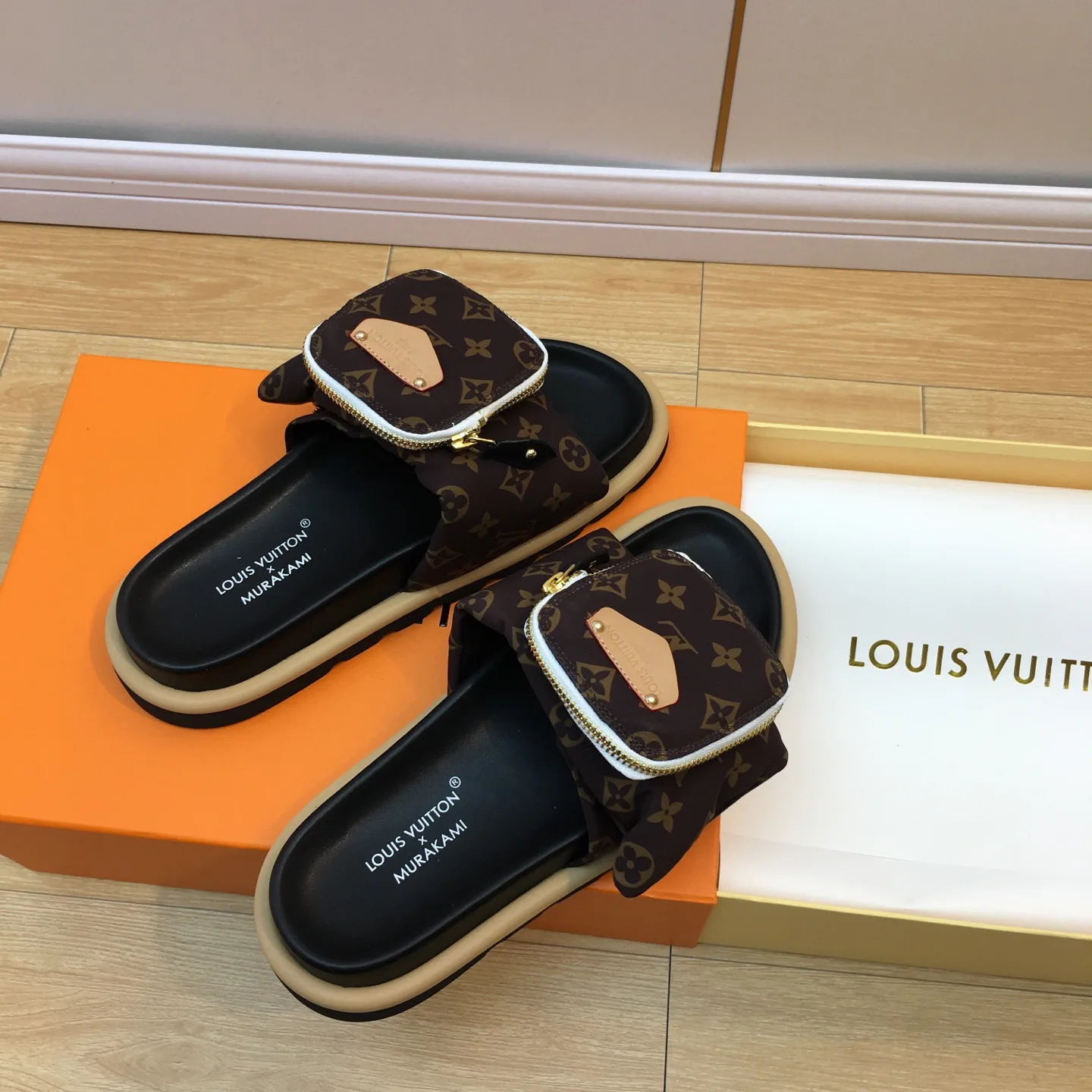 Шлепанцы Женские Louis Vuitton 32505