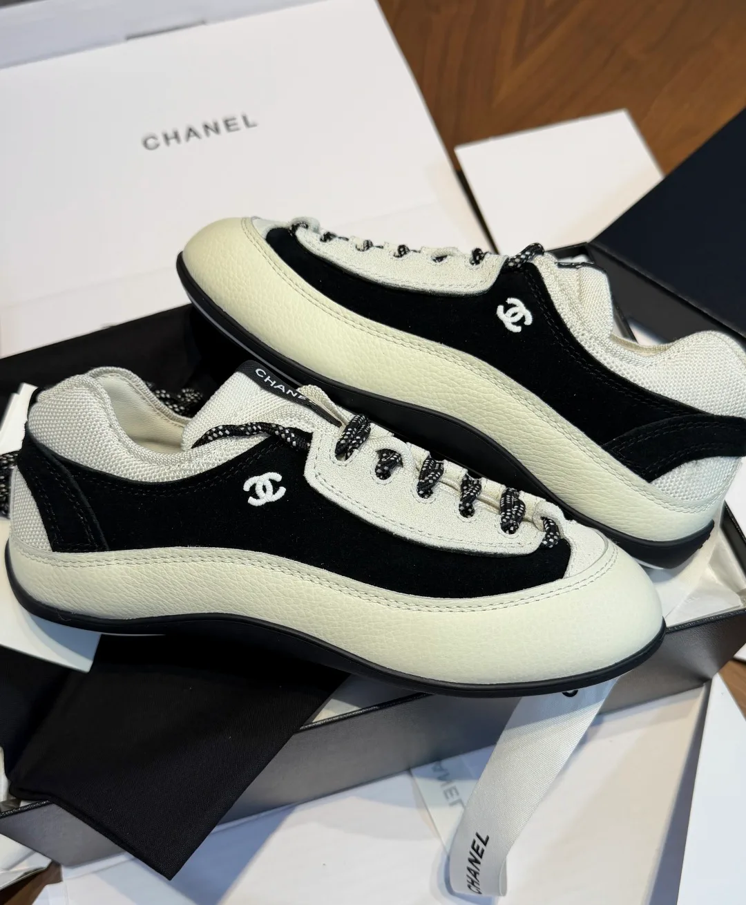 Кроссовки Женские Chanel 18066789