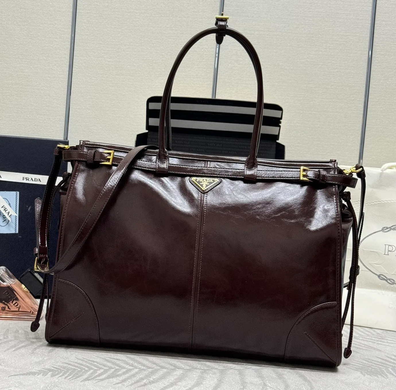 Классические Сумки Женские Prada 11462561