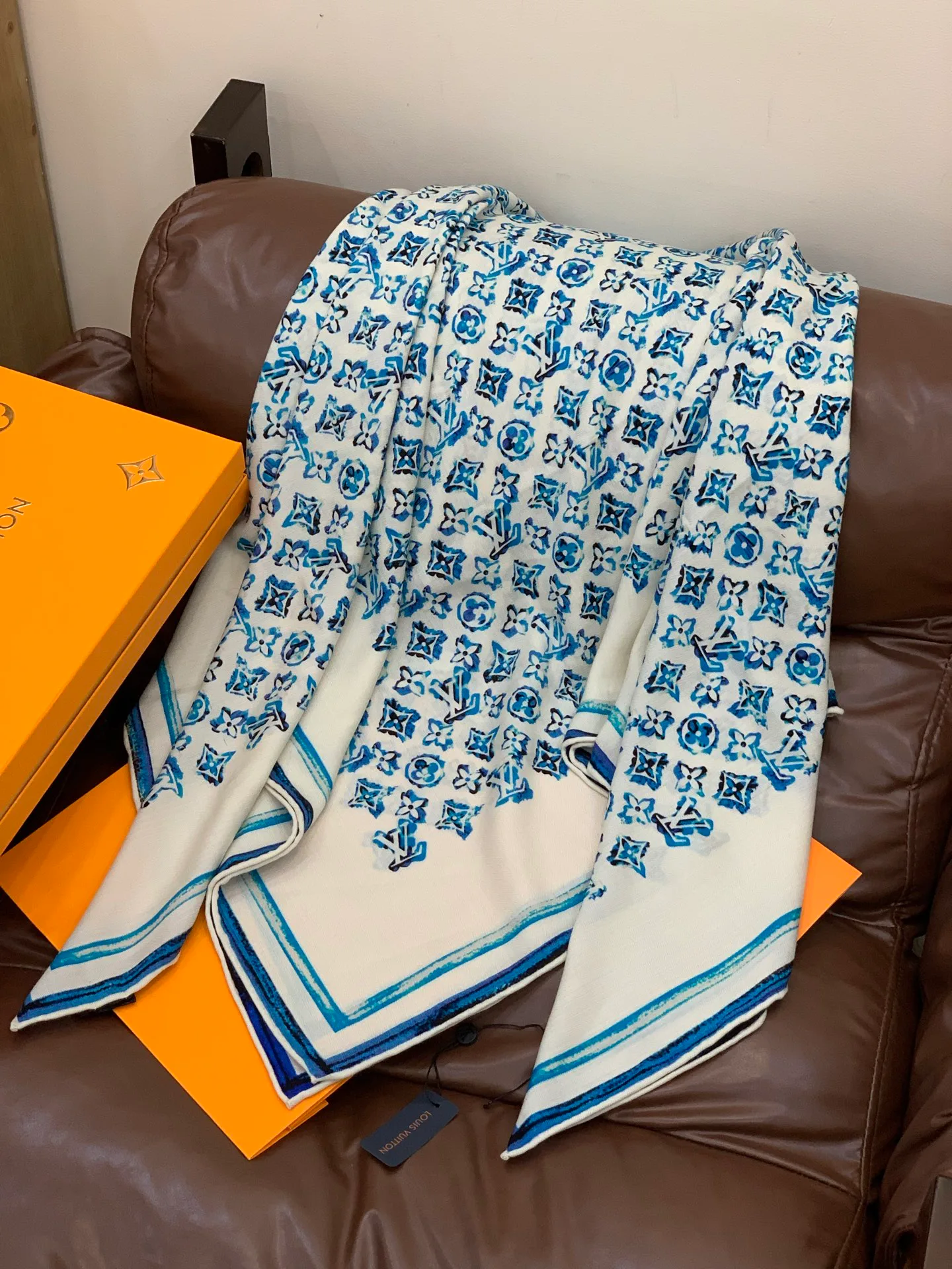 Шарфы Louis Vuitton 318426