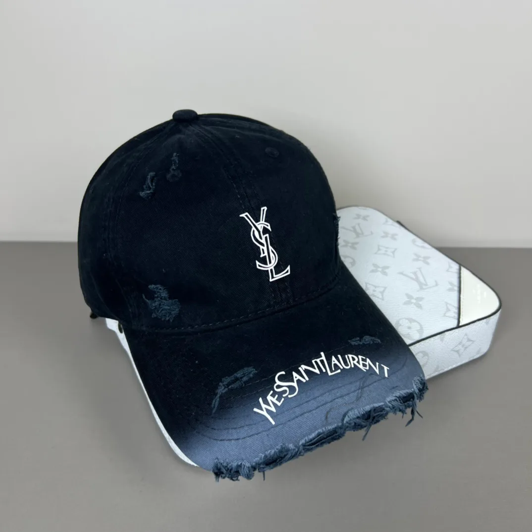 Головные Уборы Saint Laurent 11015