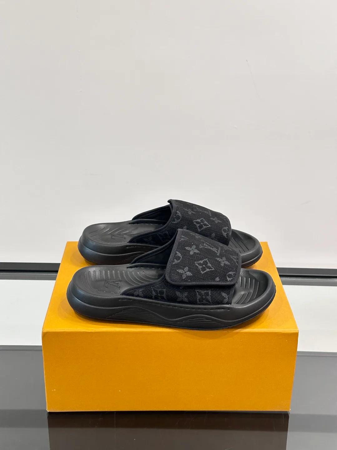 Шлепанцы Мужские Louis Vuitton 74067