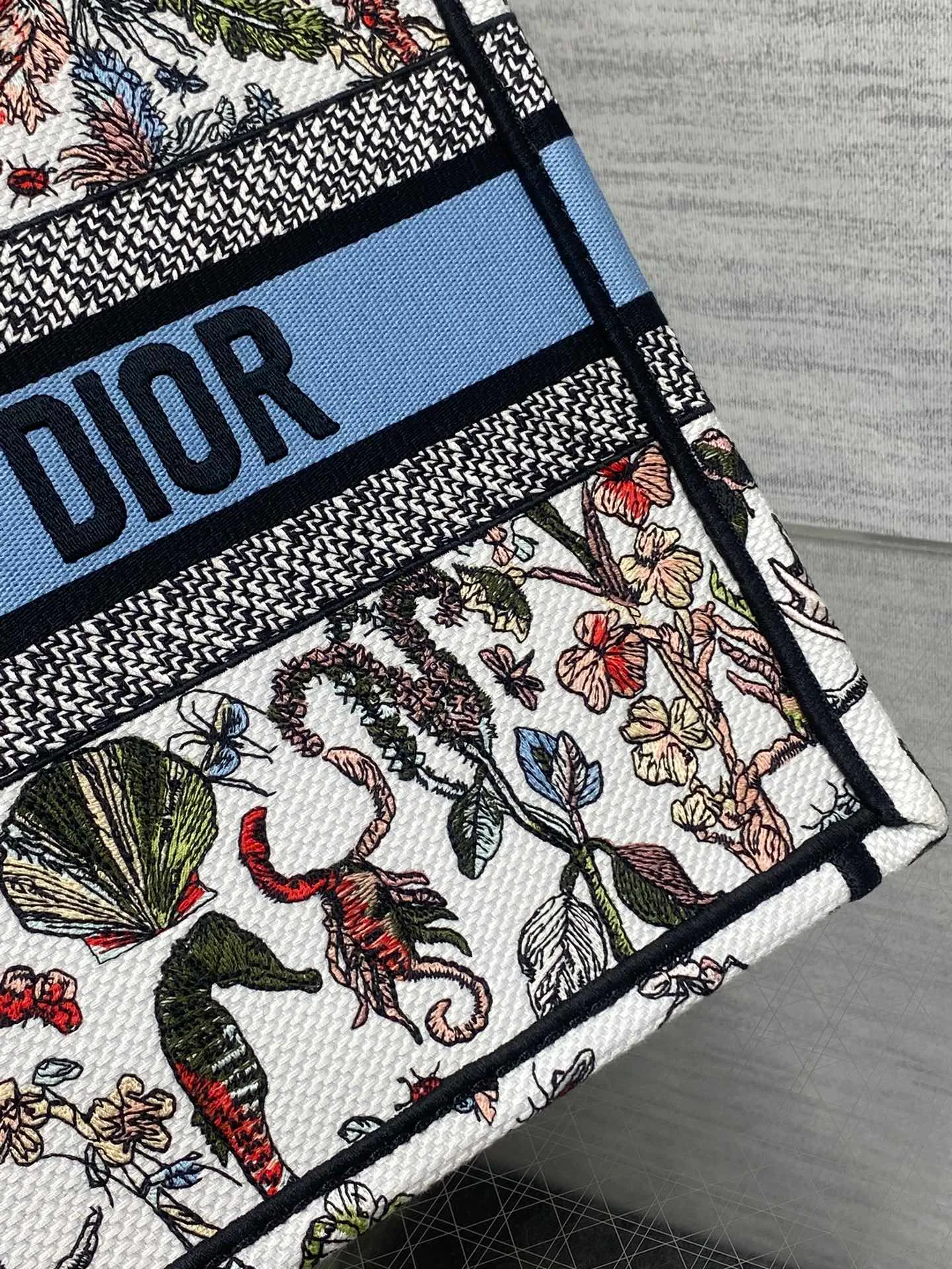 Классические Сумки Женские Christian Dior 13227195