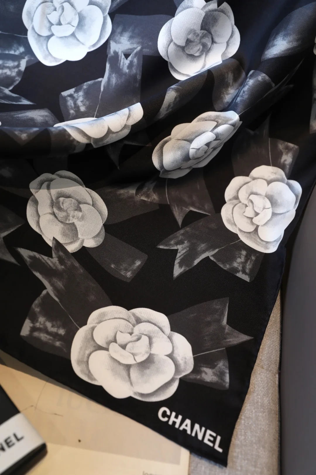 Платки Chanel 13855799