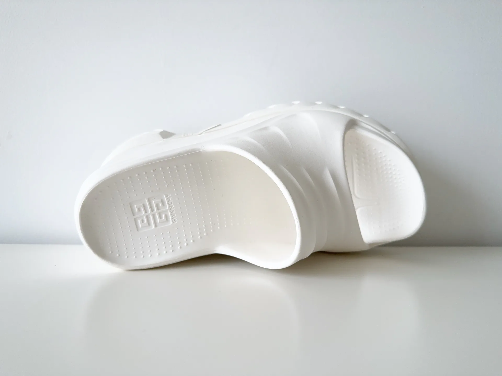 Шлепанцы Женские Givenchy 907491