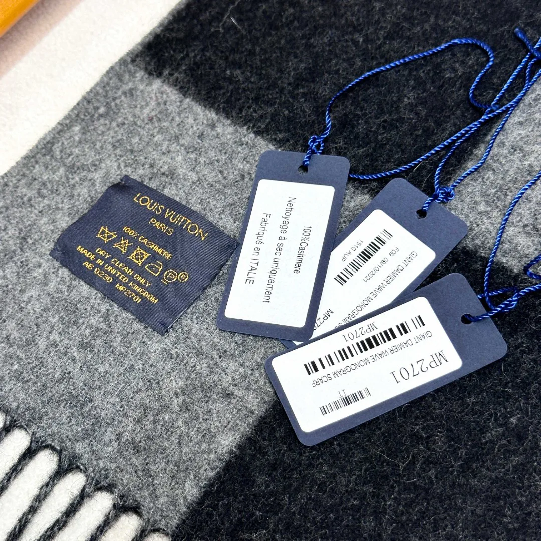 Шарфы Louis Vuitton 18222616