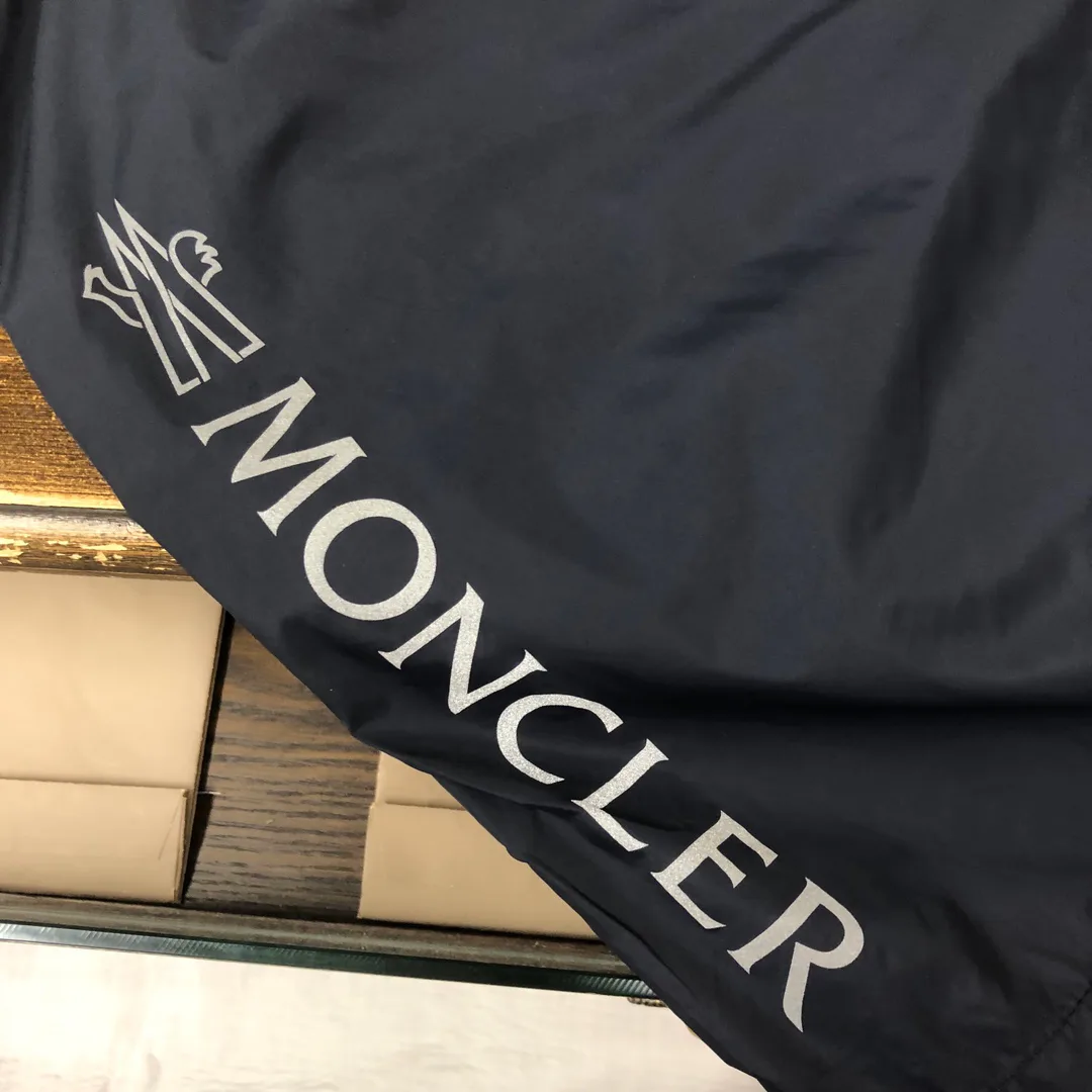 Шорты Мужские Moncler 9599109