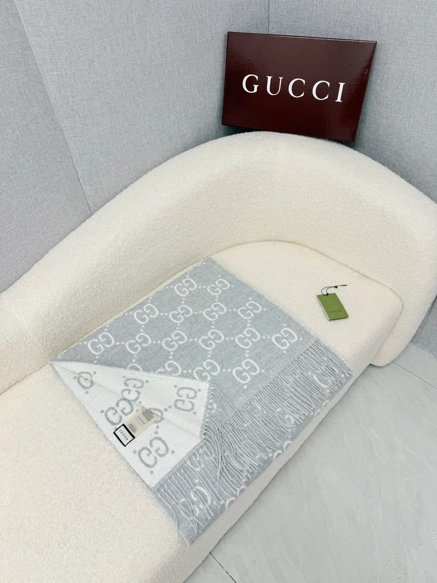 Шарфы Gucci 18275015