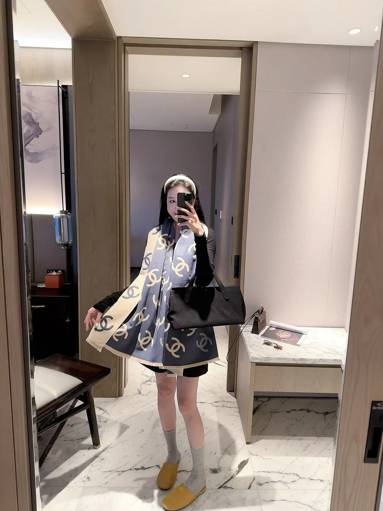 Шарфы Chanel 18003000