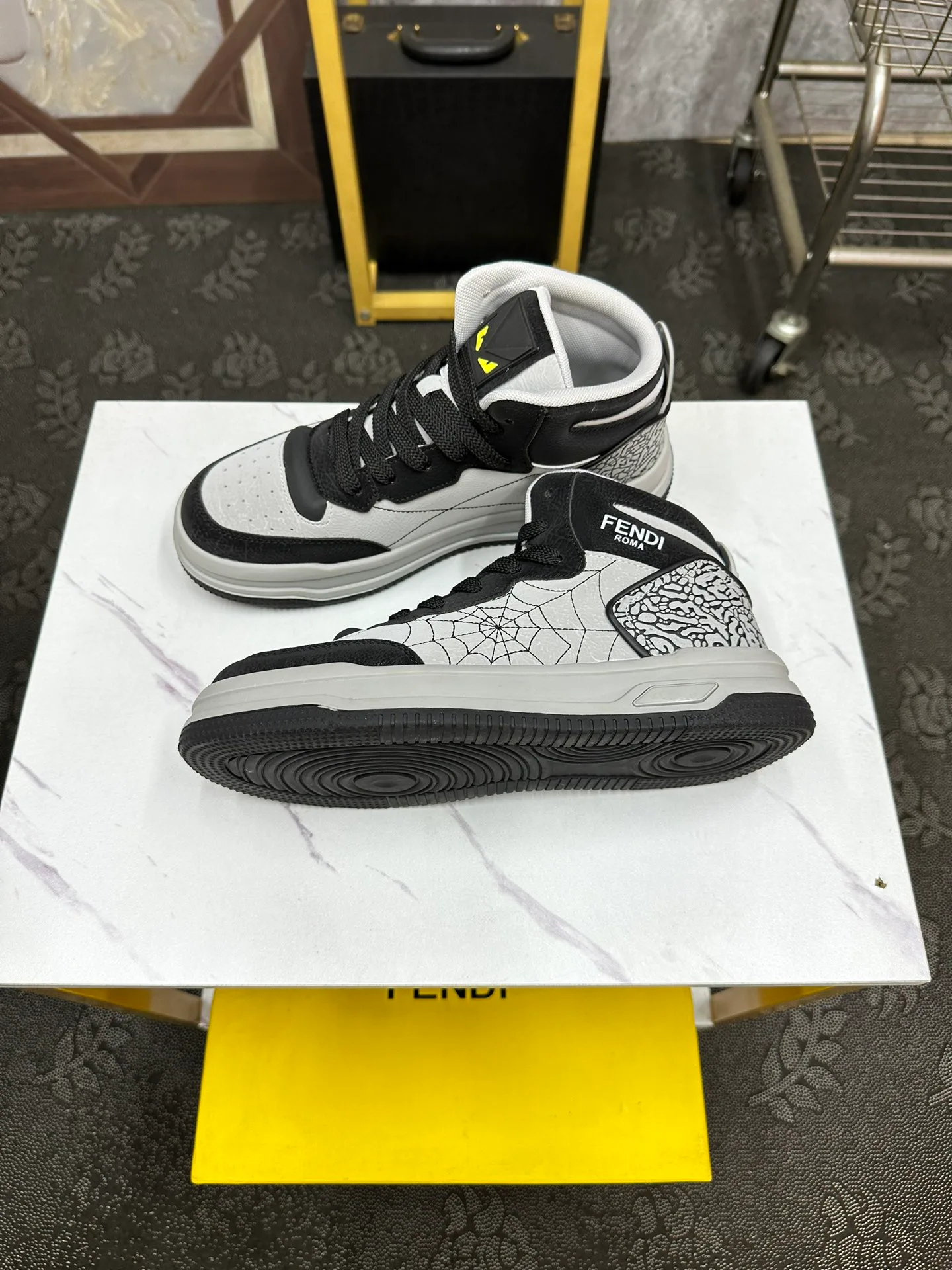 Сникерсы Мужские Fendi 16126