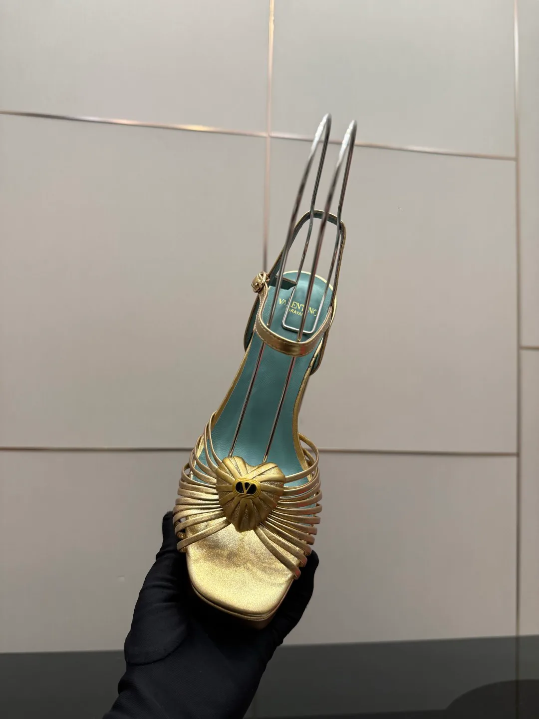 Босоножки Женские Valentino 5052049