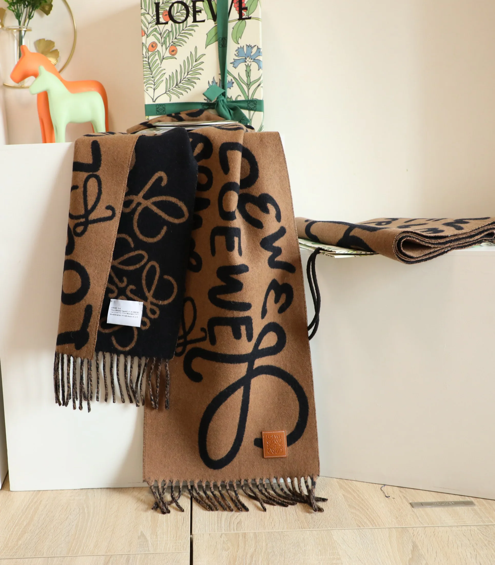 Шарфы Loewe 23055