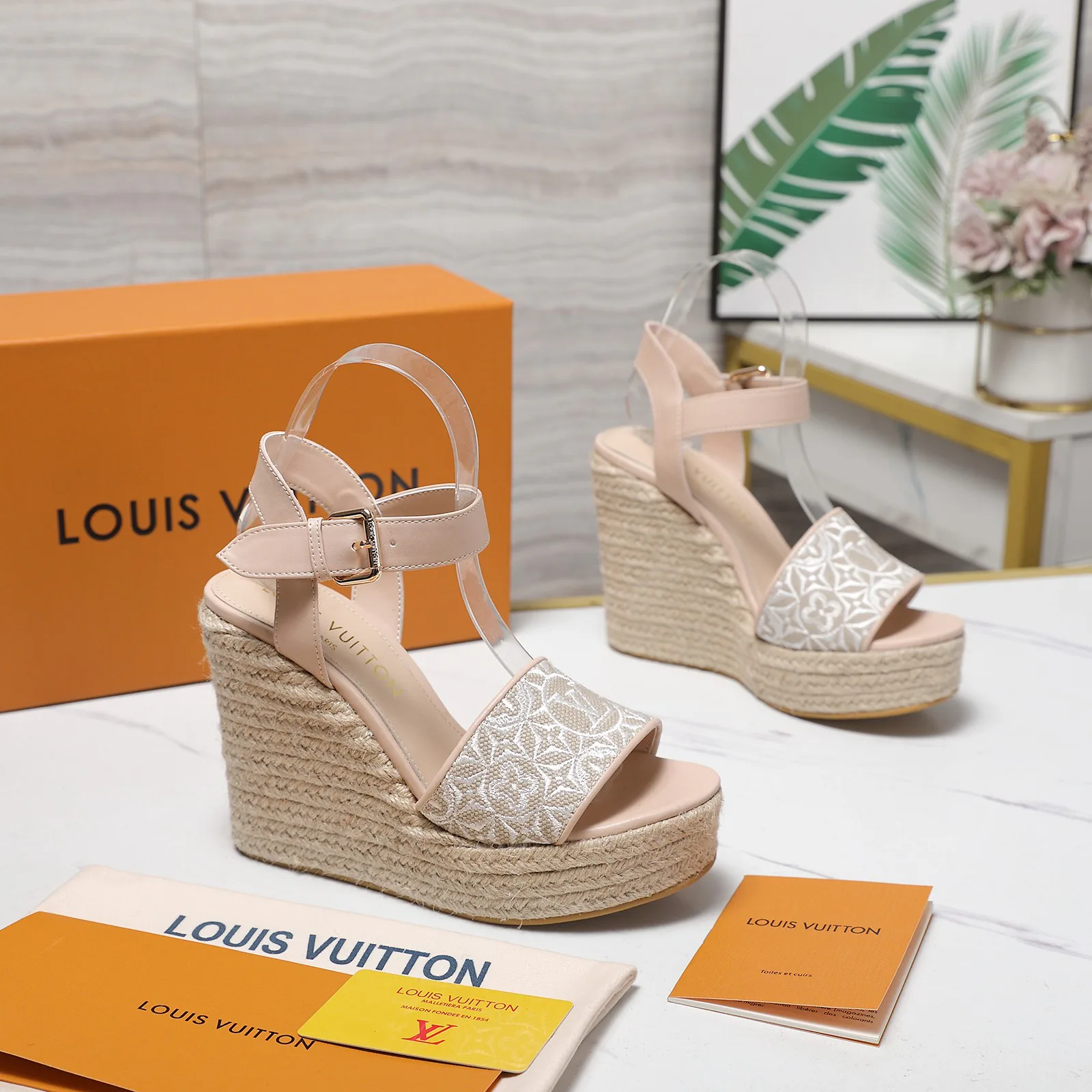 Босоножки Женские Louis Vuitton 1856175