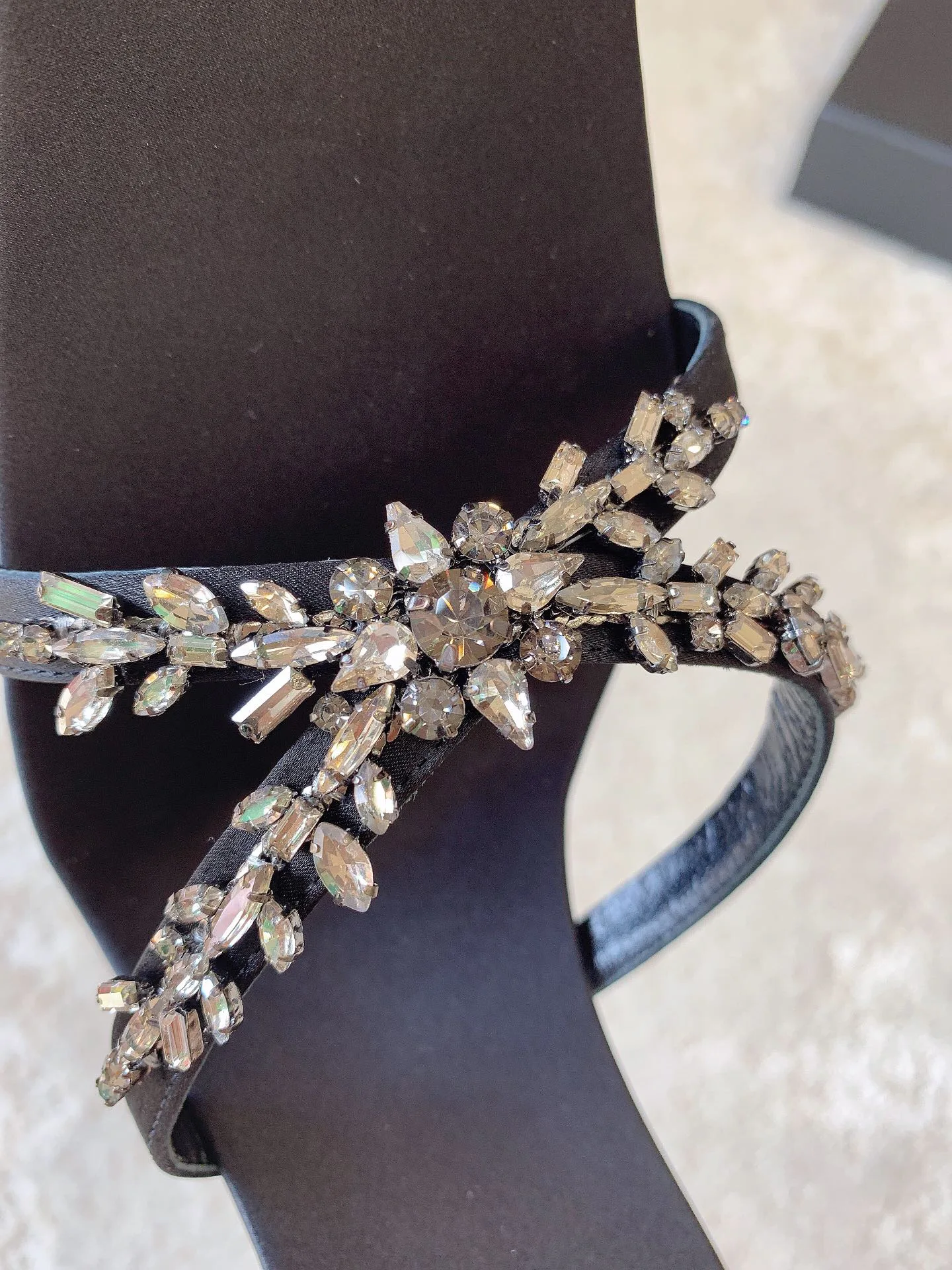 Босоножки Женские Saint Laurent 4348389