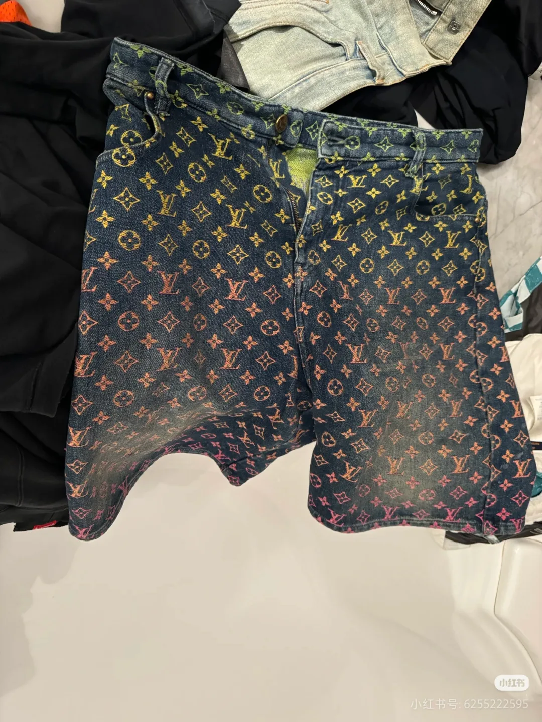 Шорты Мужские Louis Vuitton 8973431