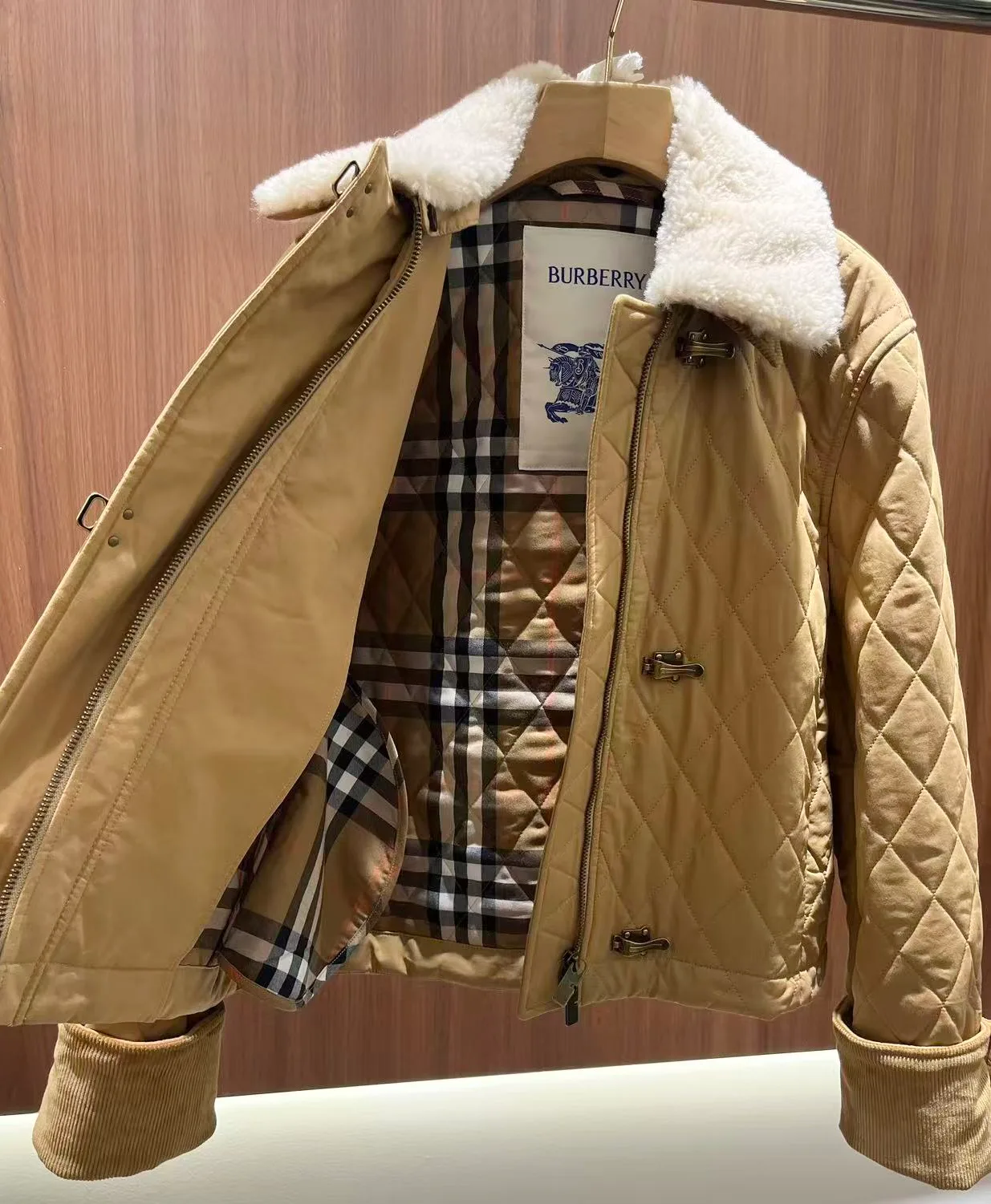 Куртки И Пуховики Женские Burberry 19128802