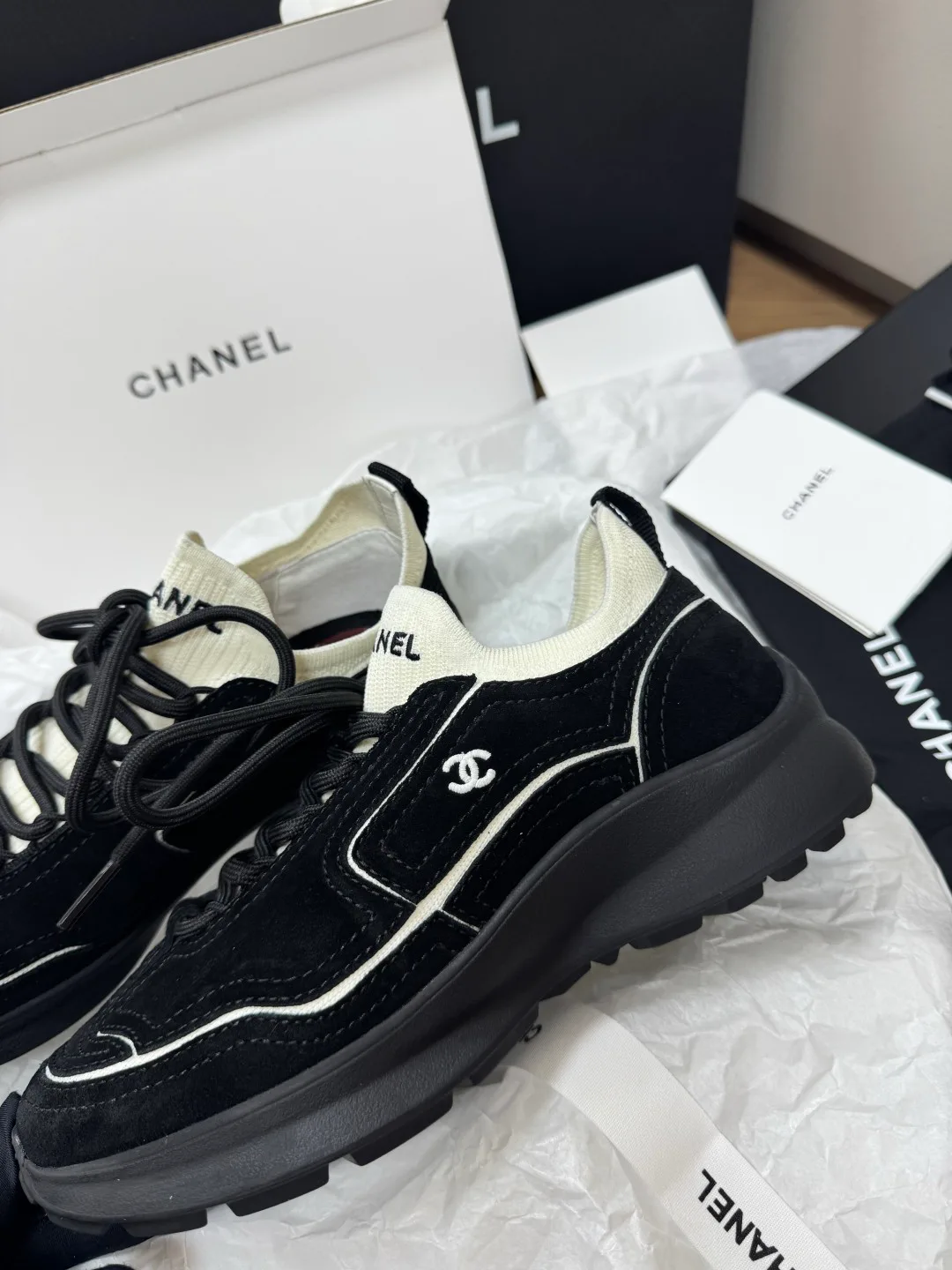 Кроссовки Женские Chanel 17418276