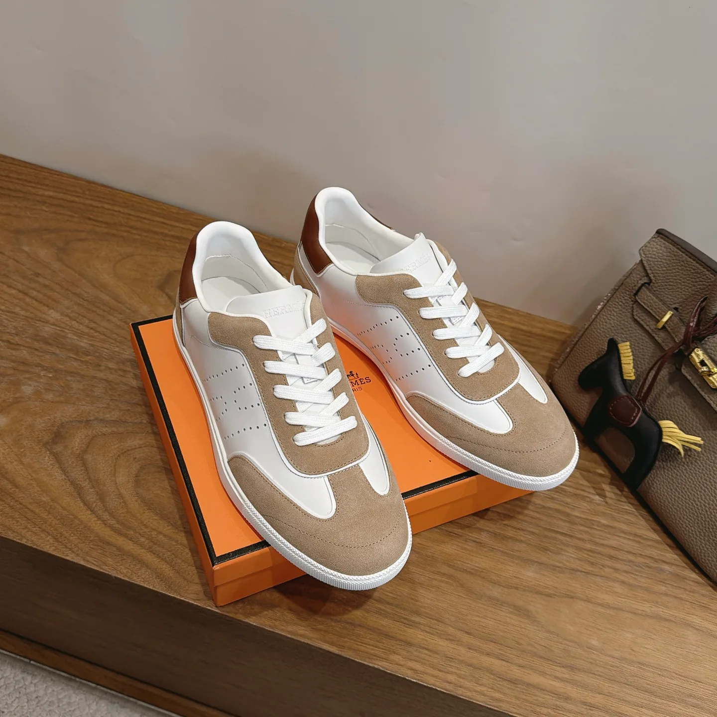 Кроссовки Женские Hermes 18230934