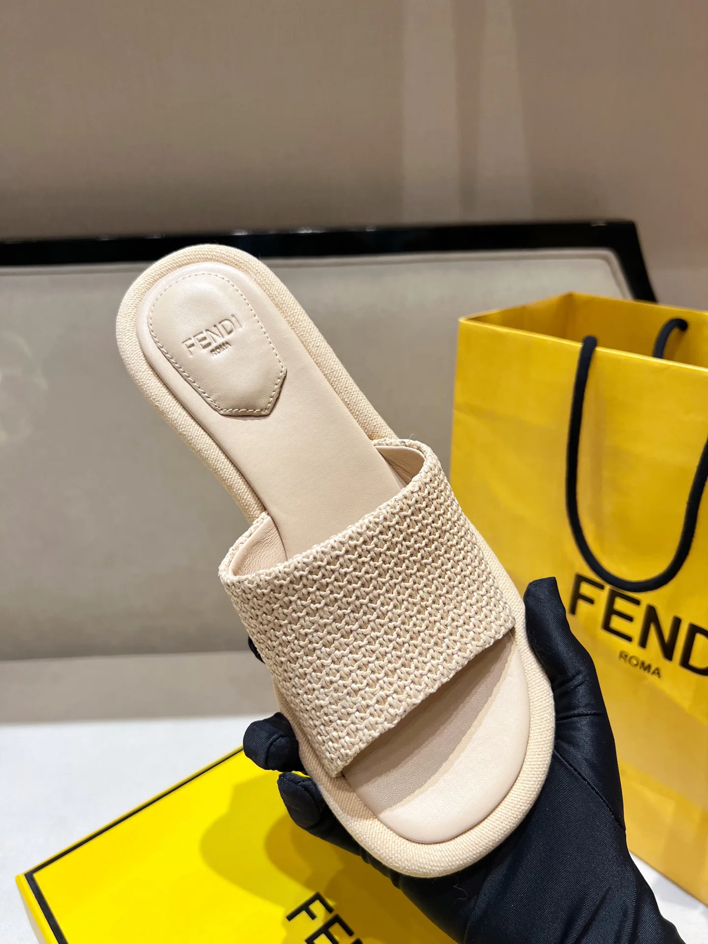 Босоножки Женские Fendi 11156794