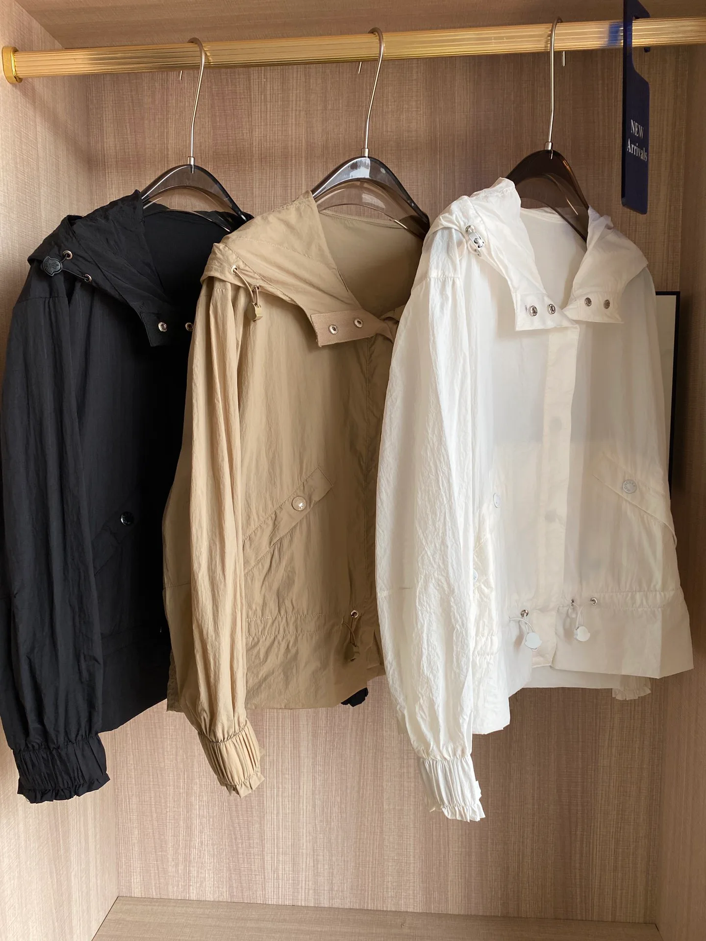 Куртки И Пуховики Женские Moncler 11624070