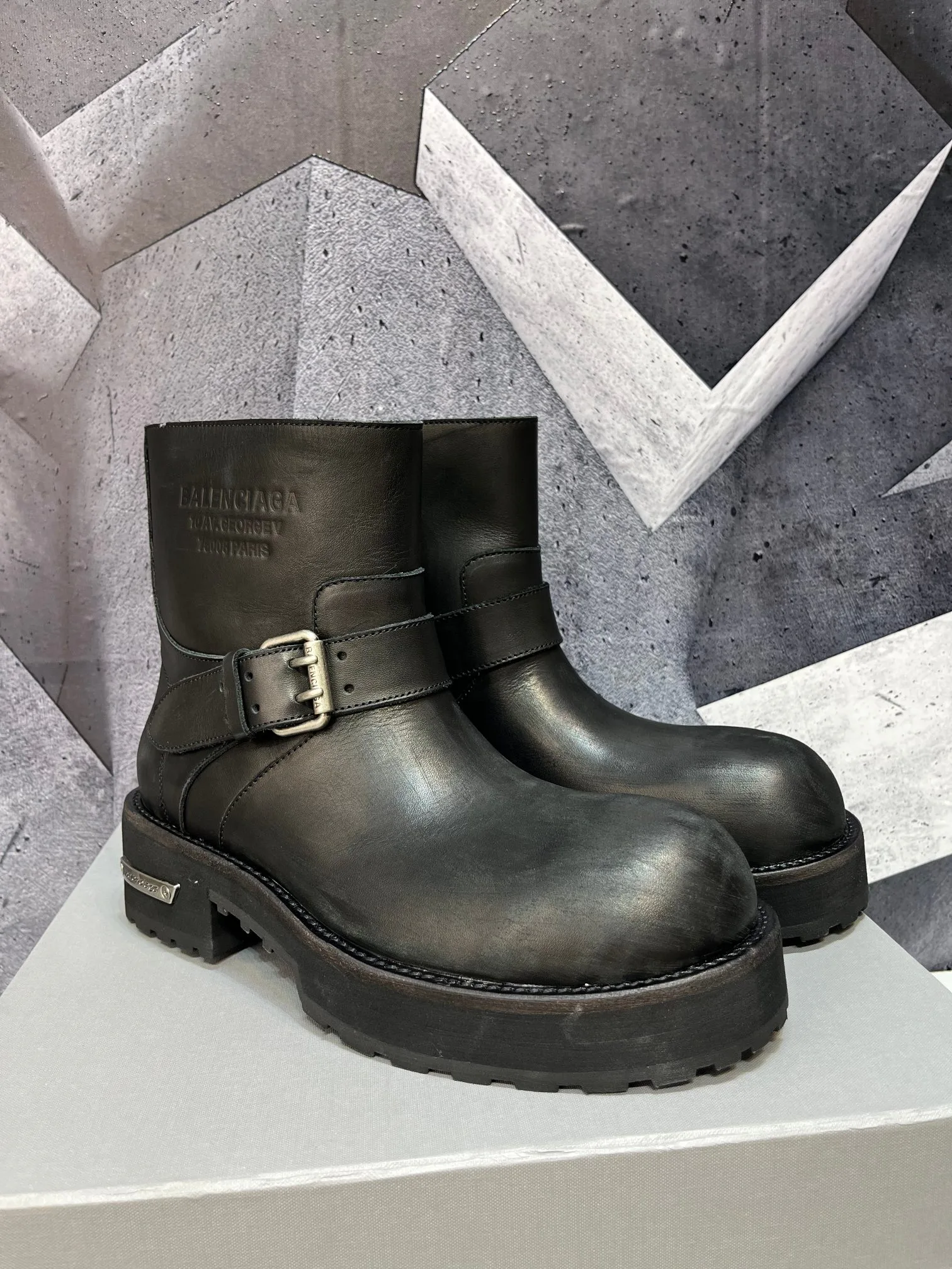 Ботинки Мужские Balenciaga 17962244