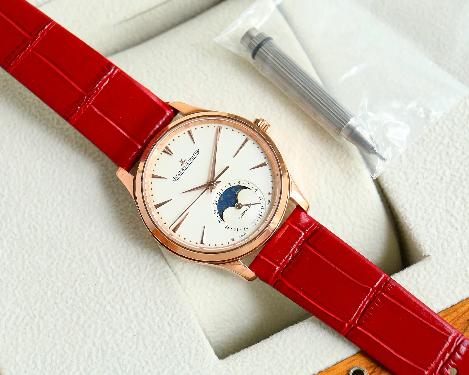 Часы Женские Jaeger-Lecoultre 18233882