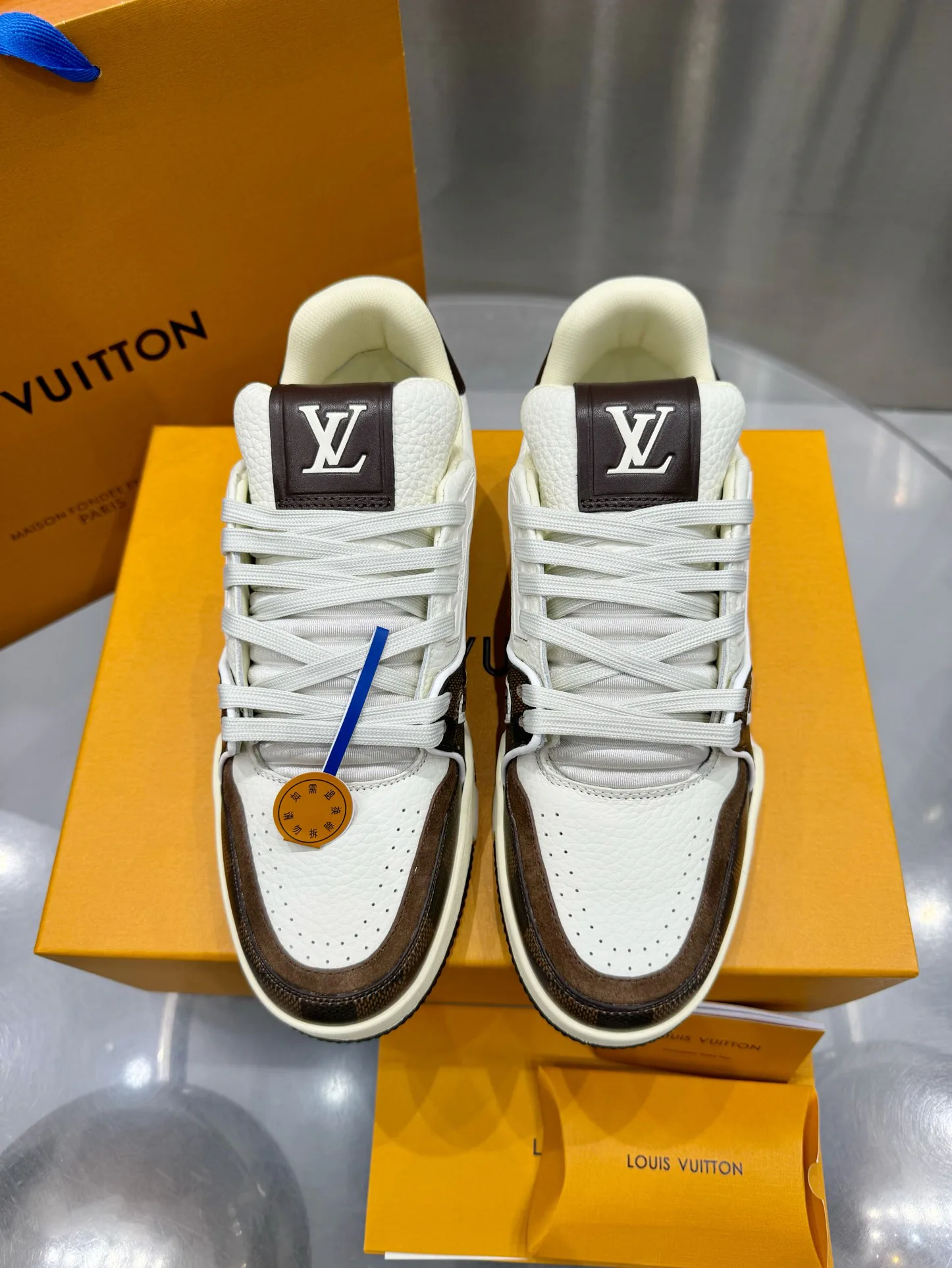 Кроссовки Женские Louis Vuitton 19073372