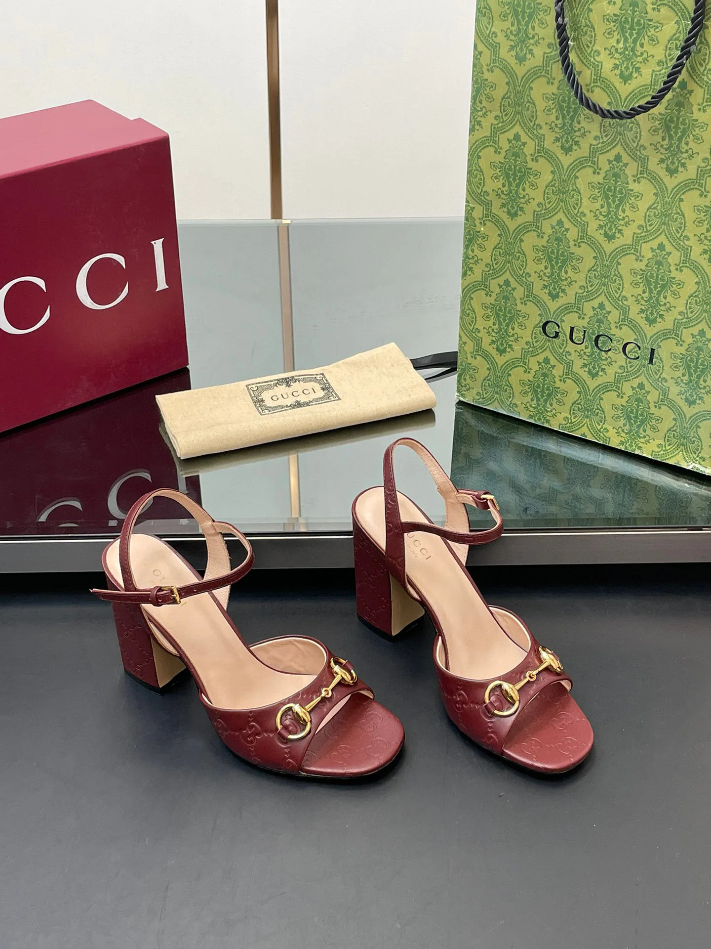 Босоножки Женские Gucci 17614707