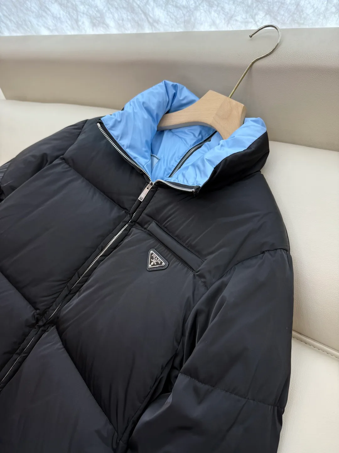 Куртки И Пуховики Женские Prada 18983602