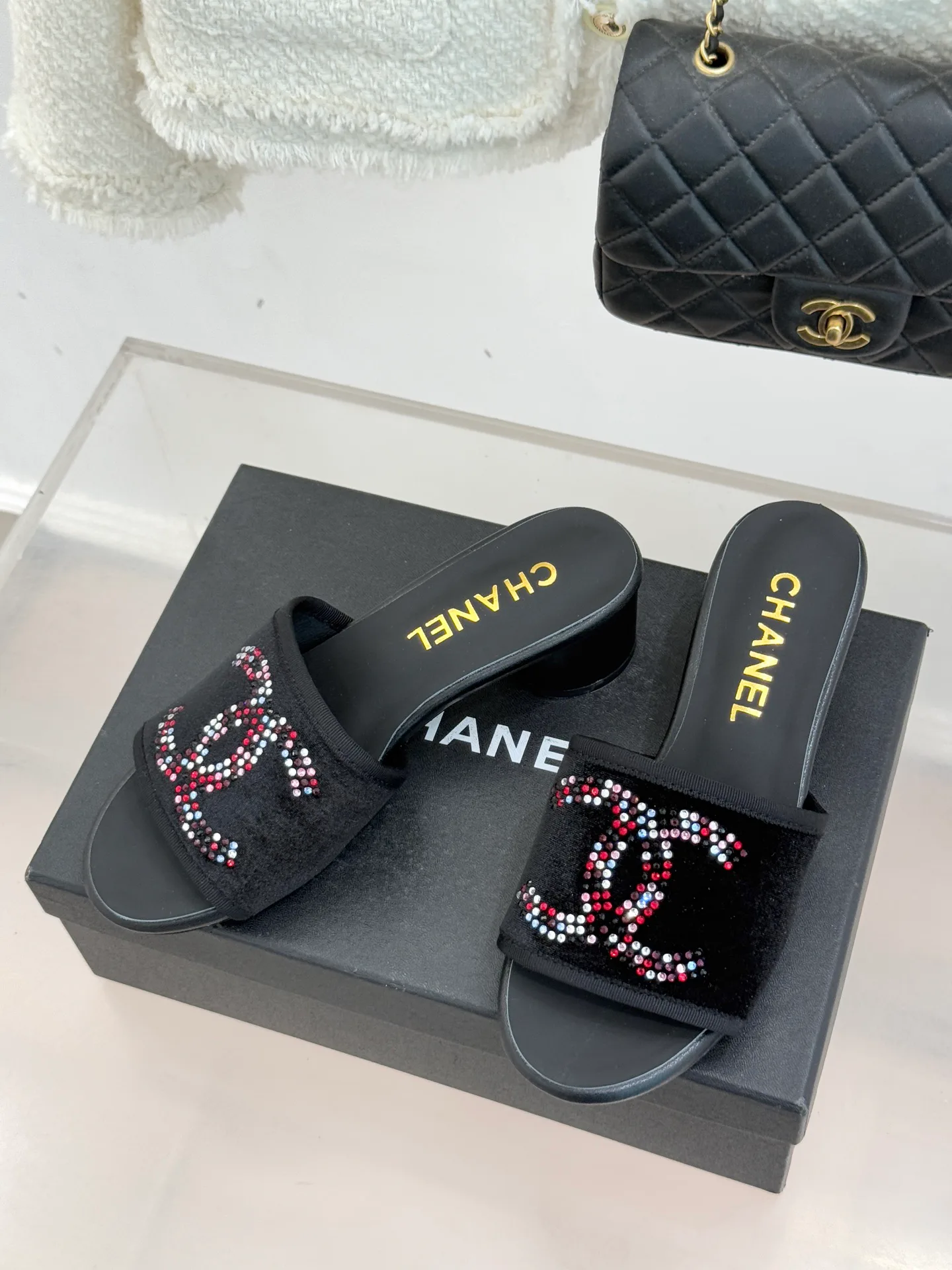 Шлепанцы Женские Chanel 11214892