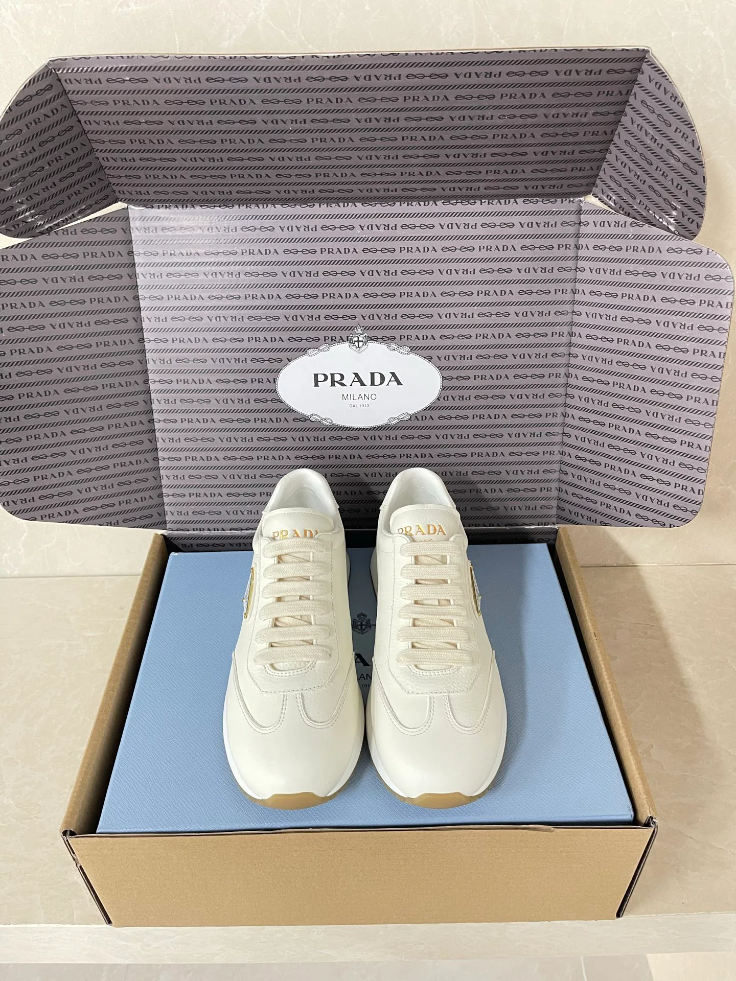 Кроссовки Женские Prada 7972