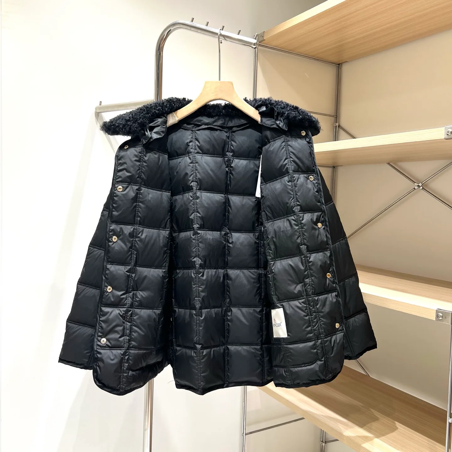 Куртки И Пуховики Женские Moncler 18036513