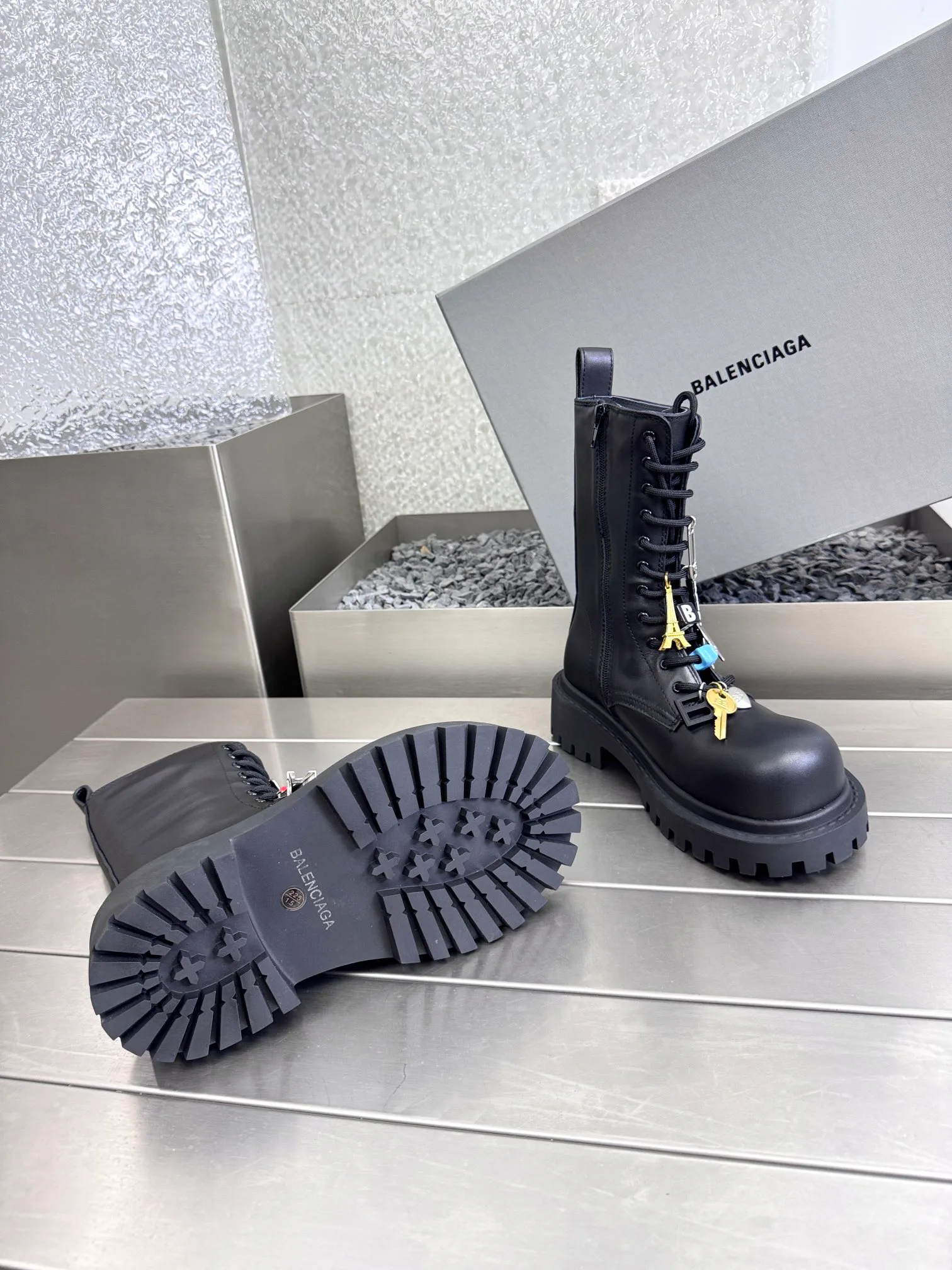 Ботинки Женские Balenciaga 17912876