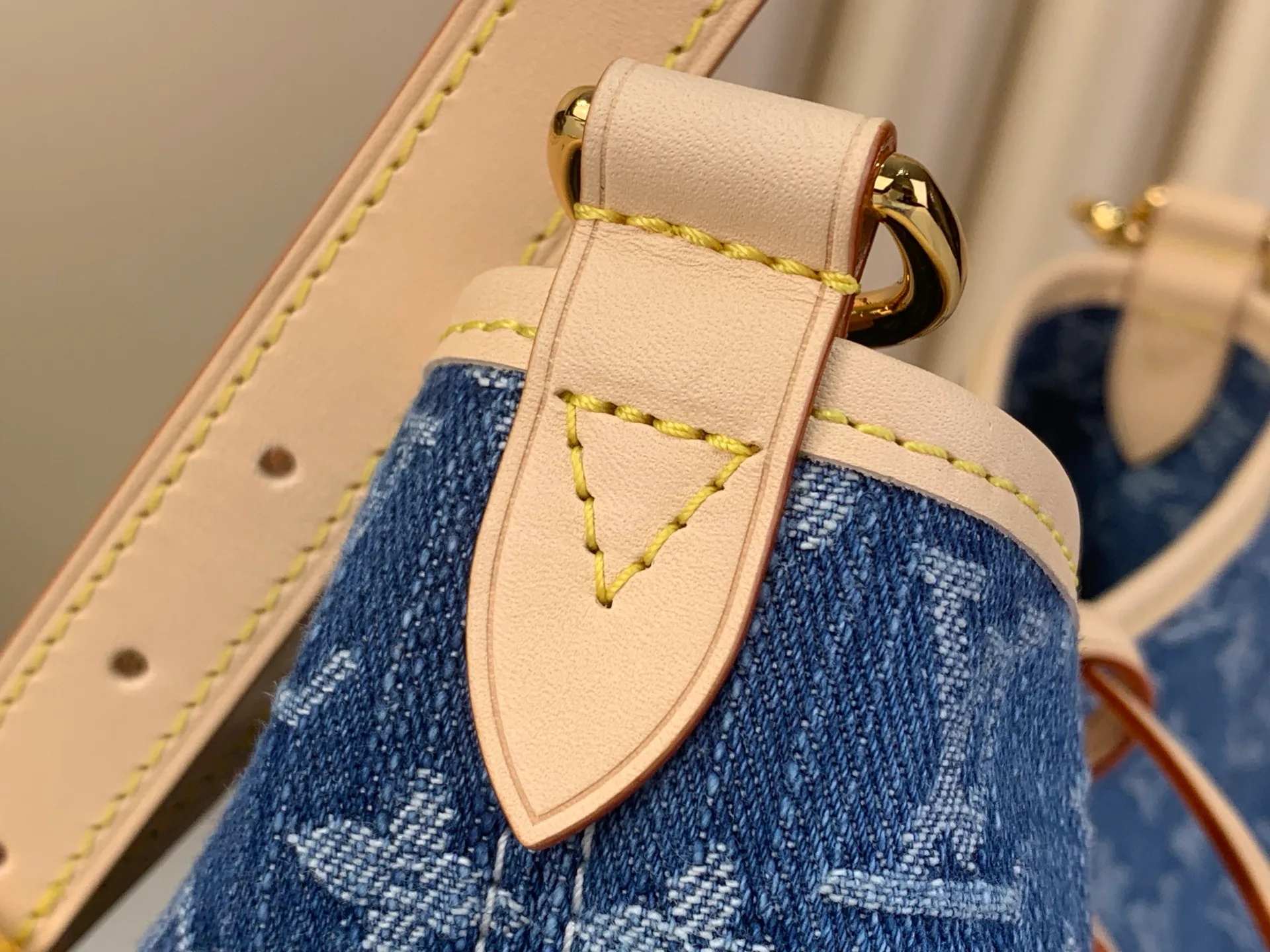 Сумки На Ремне Женские Louis Vuitton 11727936