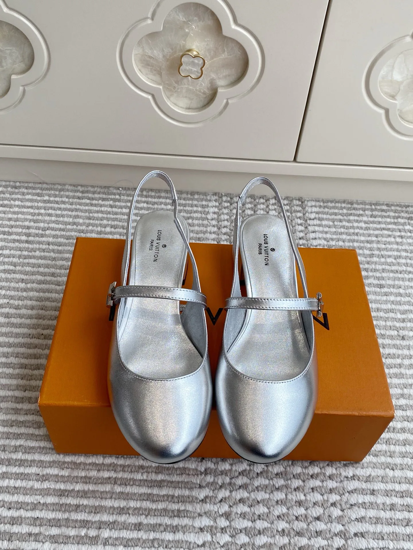 Босоножки Женские Louis Vuitton 13185454